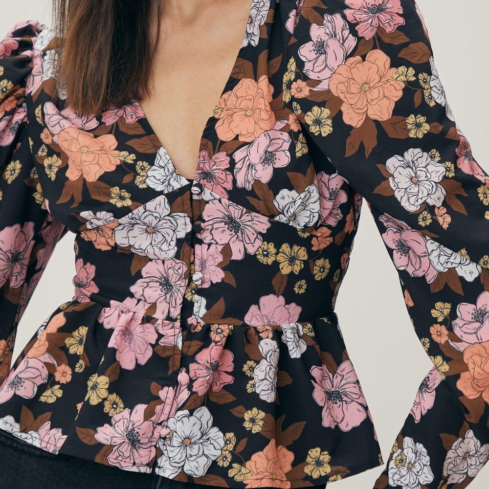 Nasty Gal Floral Button up Peplum Blouse Long Puff Sleeves size 8 Cropped Vneck